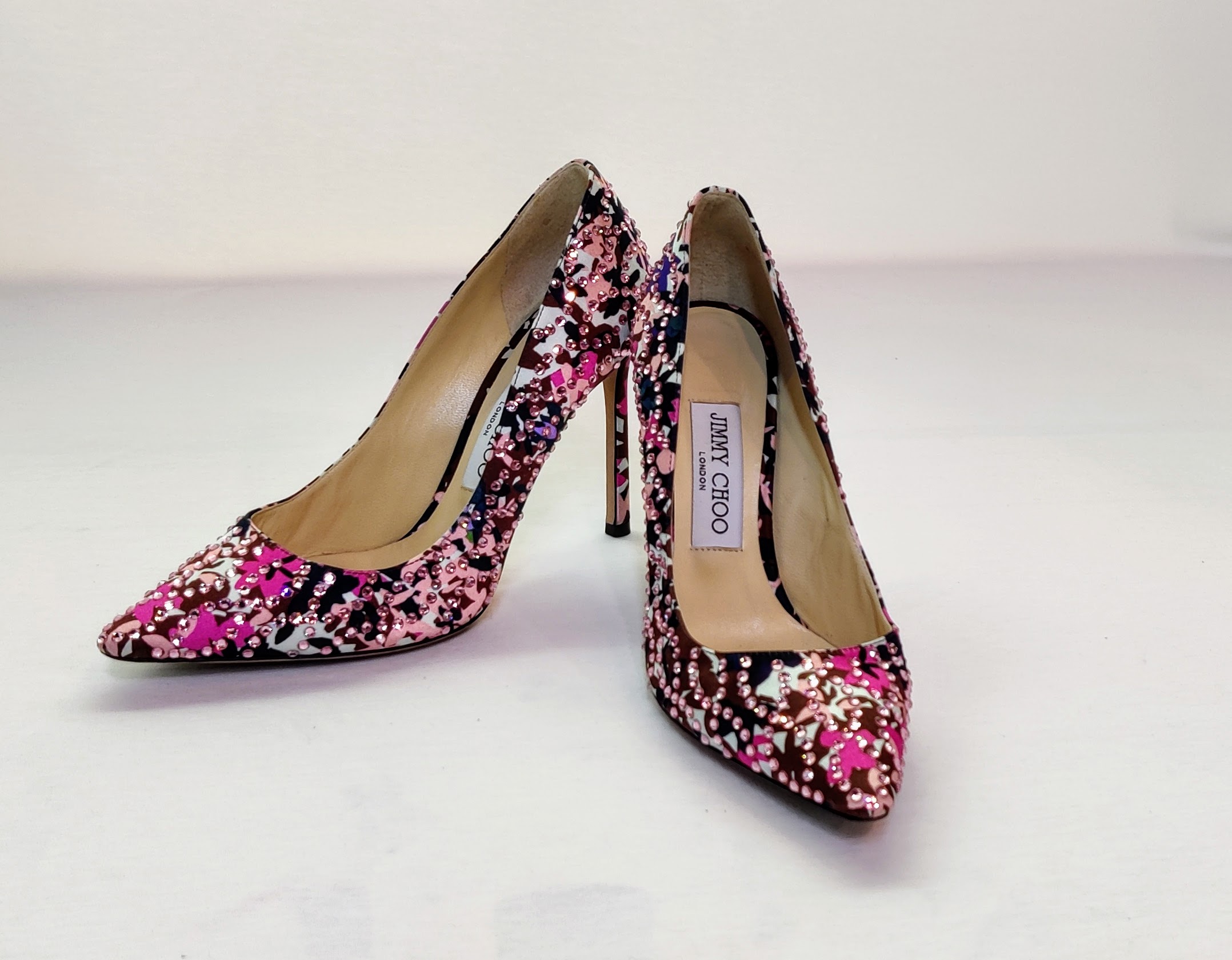 Zapato de salón de mujer con estampado floral de la marca London | Fundació Deixalles Tienda online