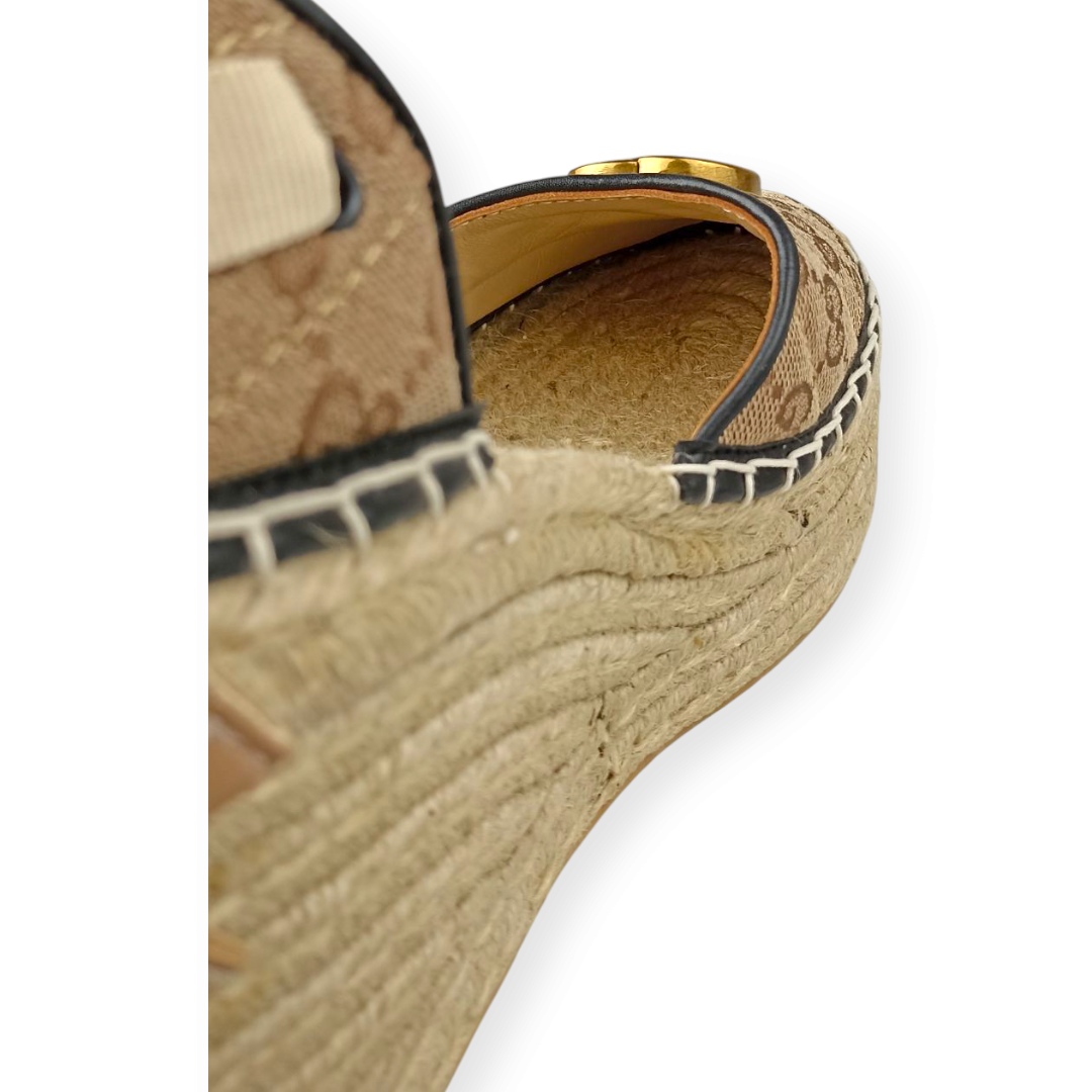 Esparto wedges with Gucci GG ankle strap in beige canvas - Image 9