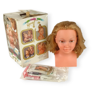 Famosa  juego de peluquería y maquillaje Gwendolyn 2